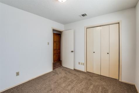 17490 Meandering Way Dallas TX 75252