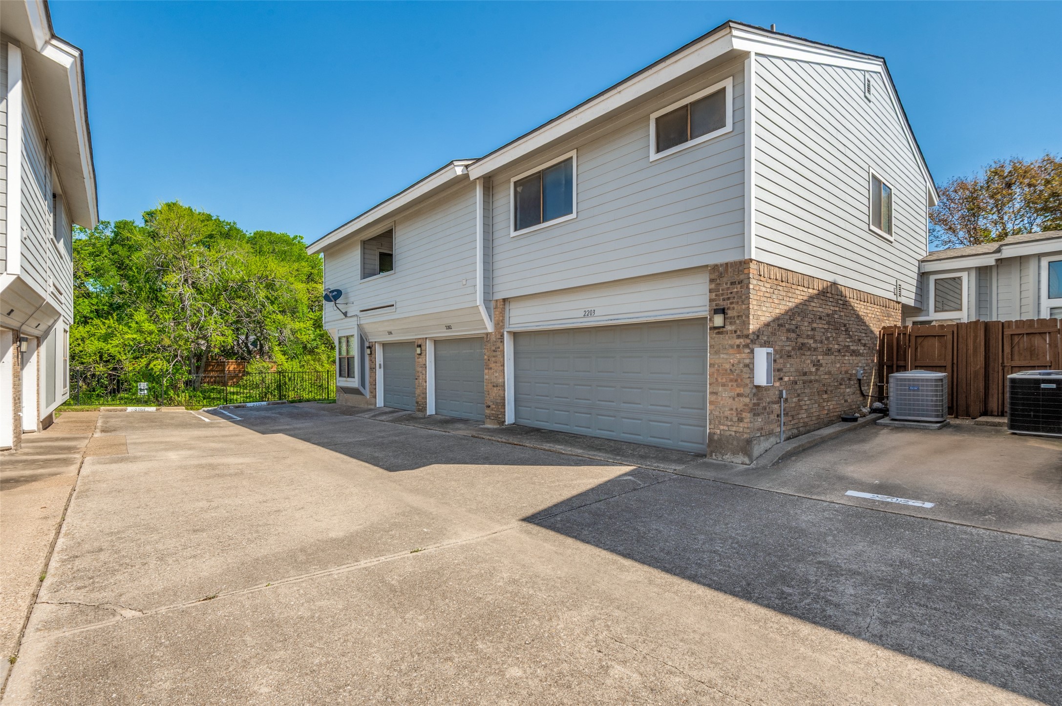 17490 Meandering Way Dallas TX 75252