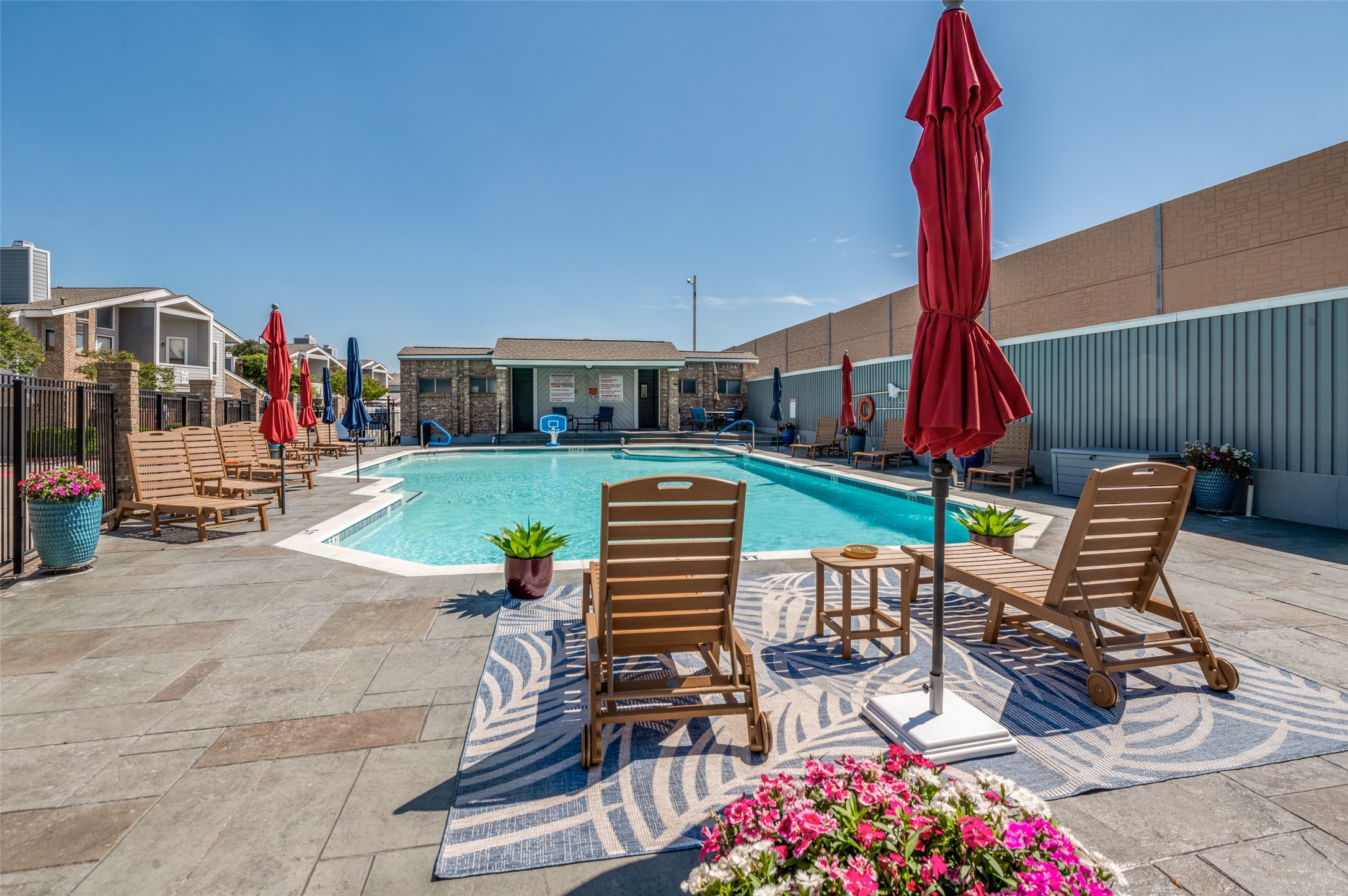 17490 Meandering Way Dallas TX 75252