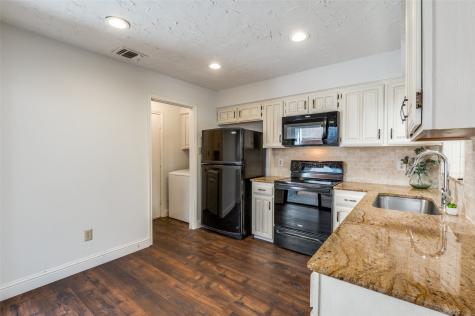 17490 Meandering Way Dallas TX 75252