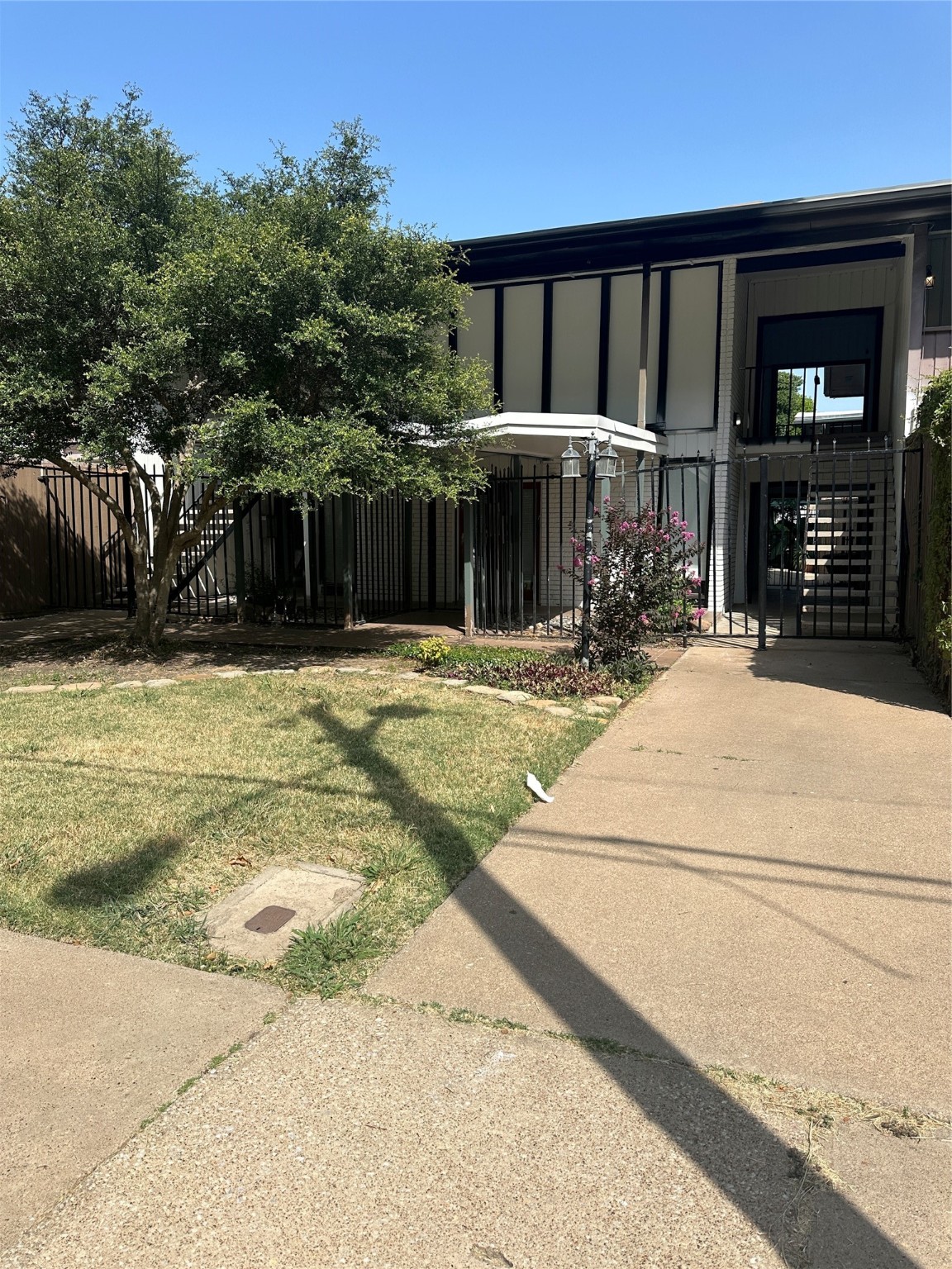 2627 Douglas Avenue Dallas TX 75219
