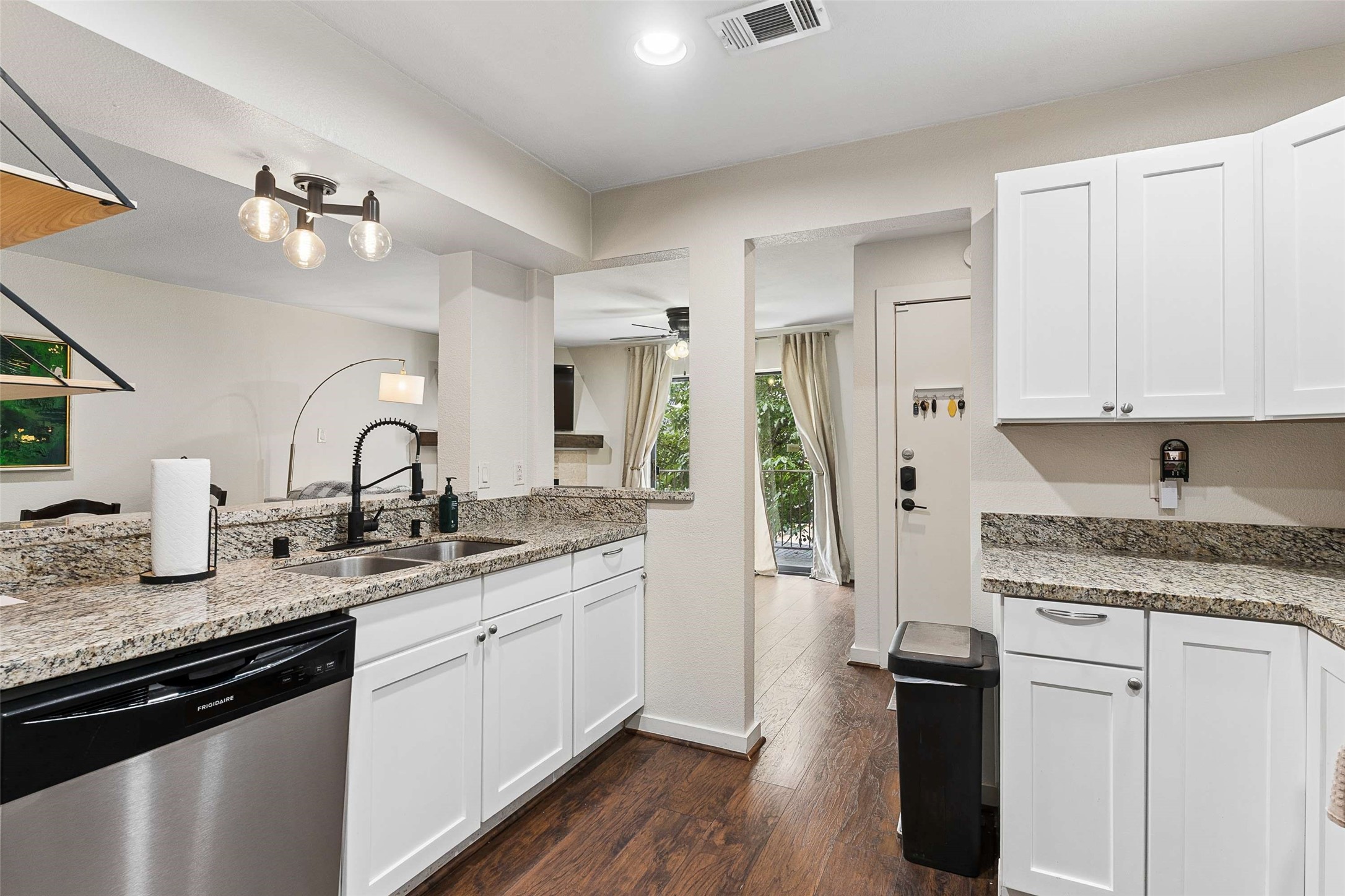 4777 Cedar Springs Road Dallas TX 75219