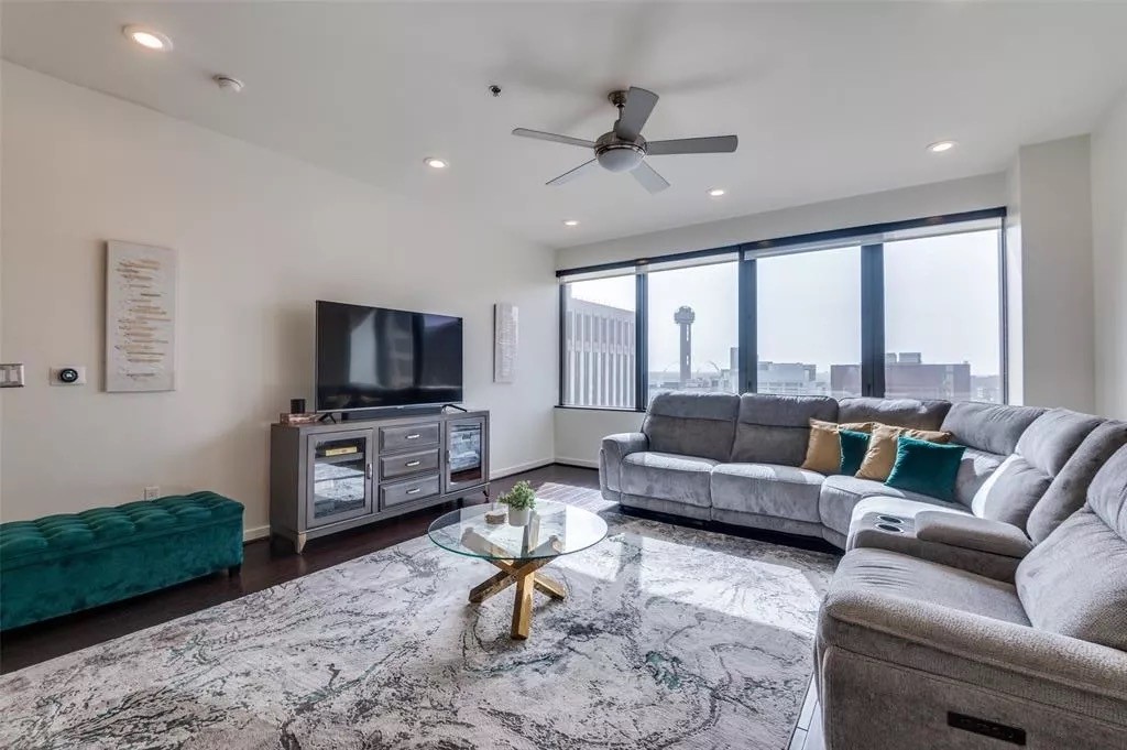 1200 Main Street Dallas TX 75202