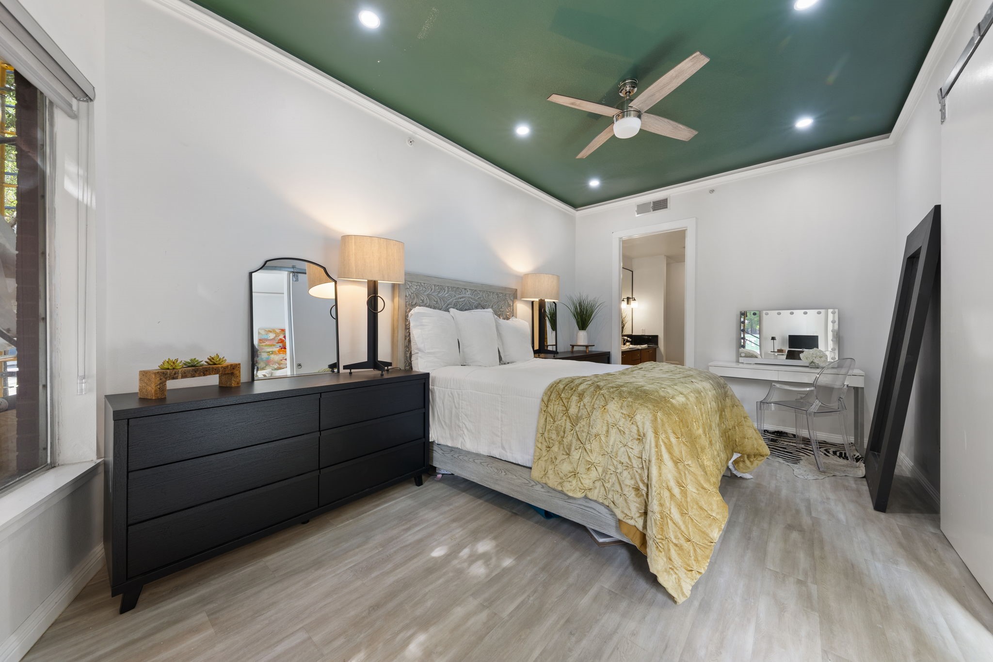 2950 Mckinney Avenue Dallas TX 75204