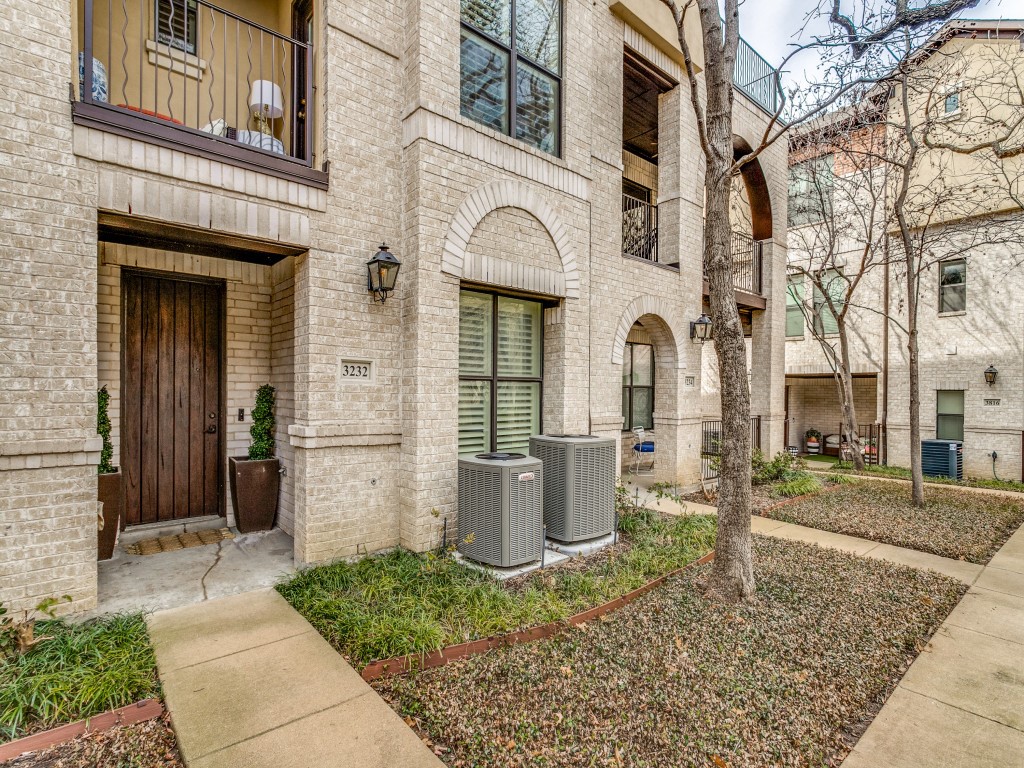 3232 Blackburn Street Dallas TX 75204