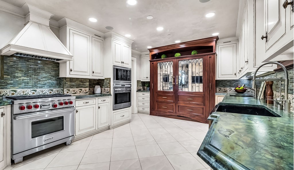3401 Lee Parkway Dallas TX 75219