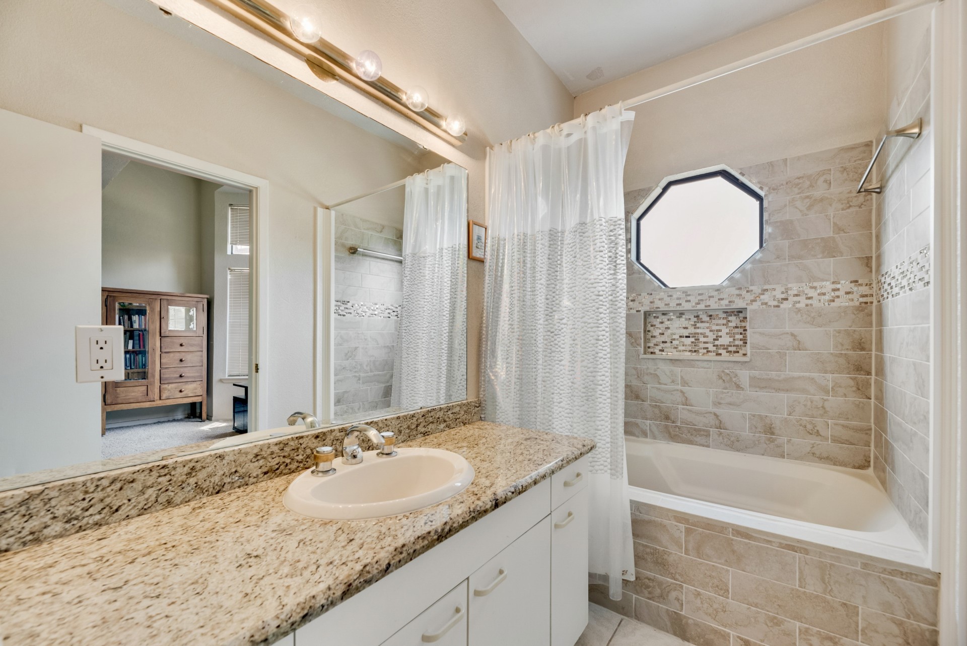 3235 Cole Avenue Dallas TX 75204