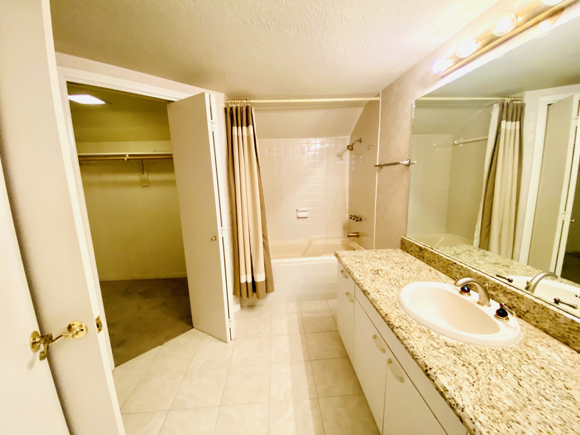 3235 Cole Avenue Dallas TX 75204