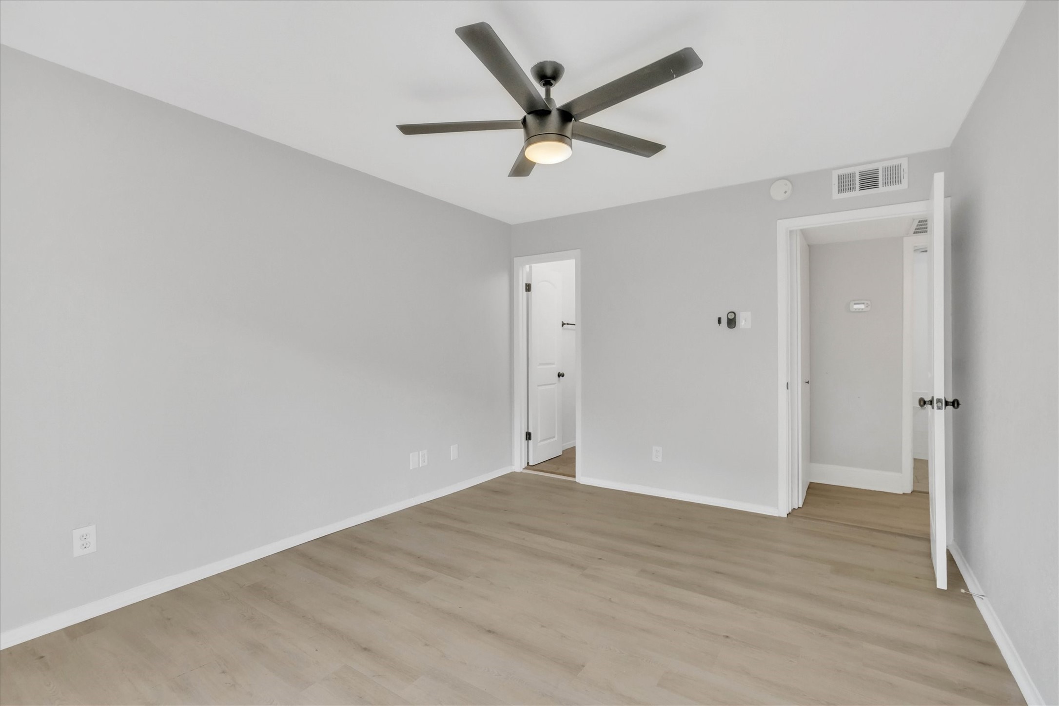 5926 Sandhurst Lane Dallas TX 75206