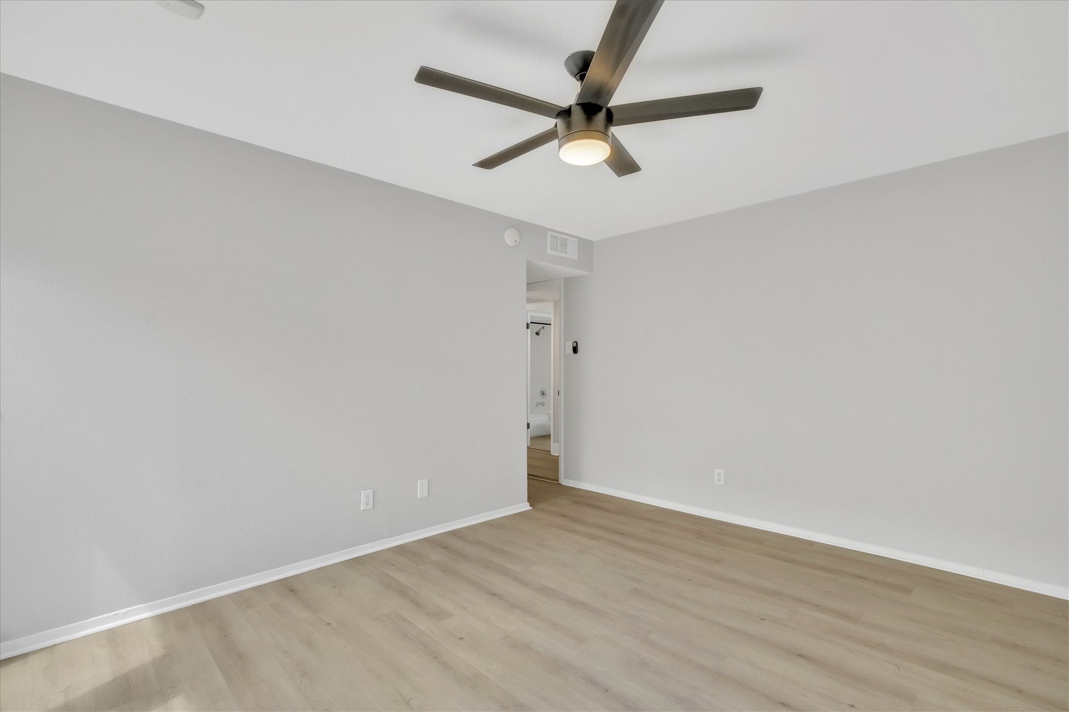 5926 Sandhurst Lane Dallas TX 75206