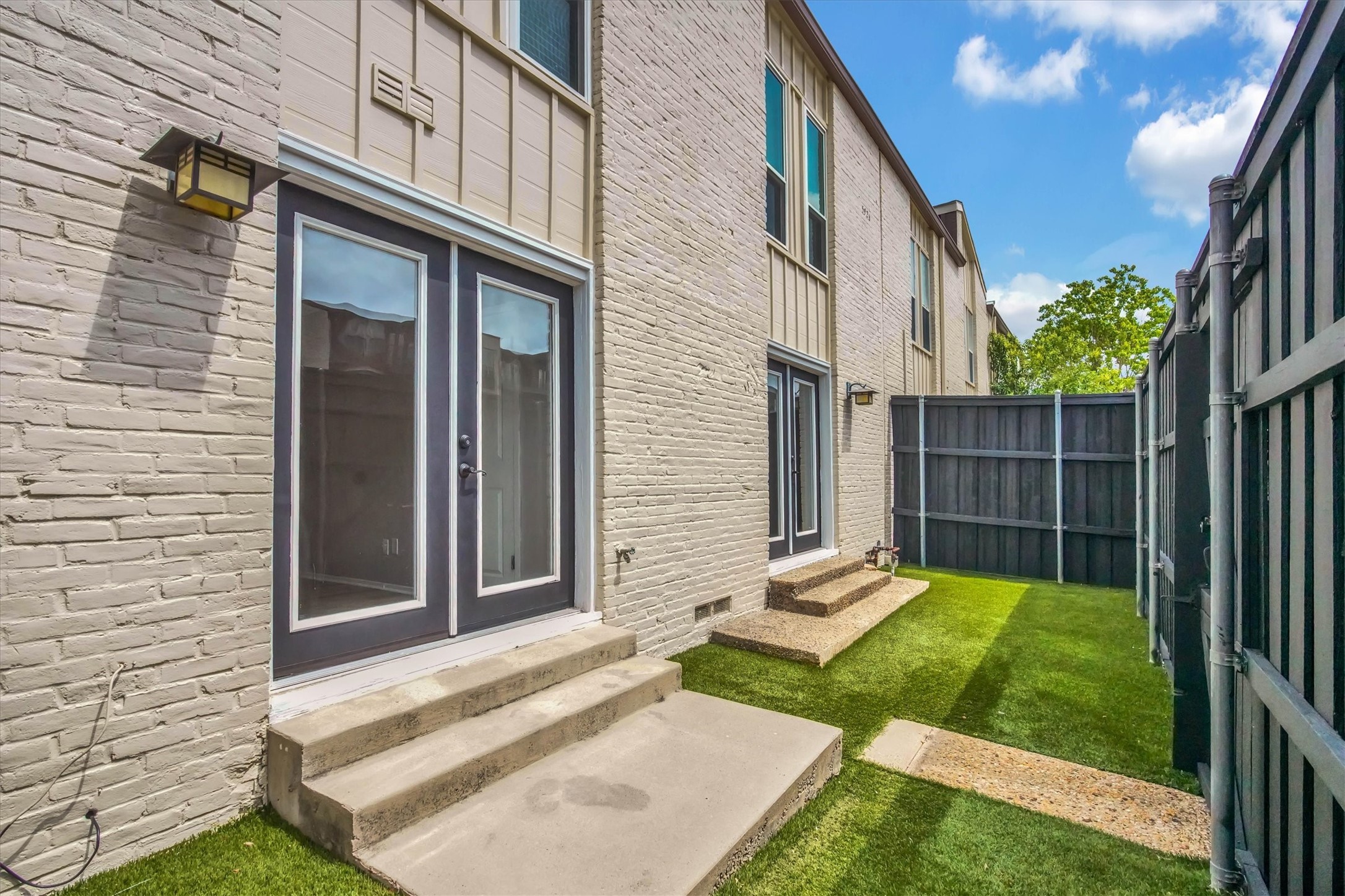 5926 Sandhurst Lane Dallas TX 75206
