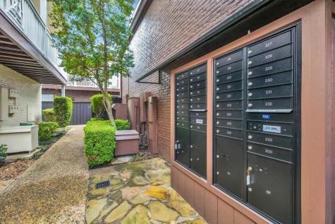 5926 Sandhurst Lane Dallas TX 75206