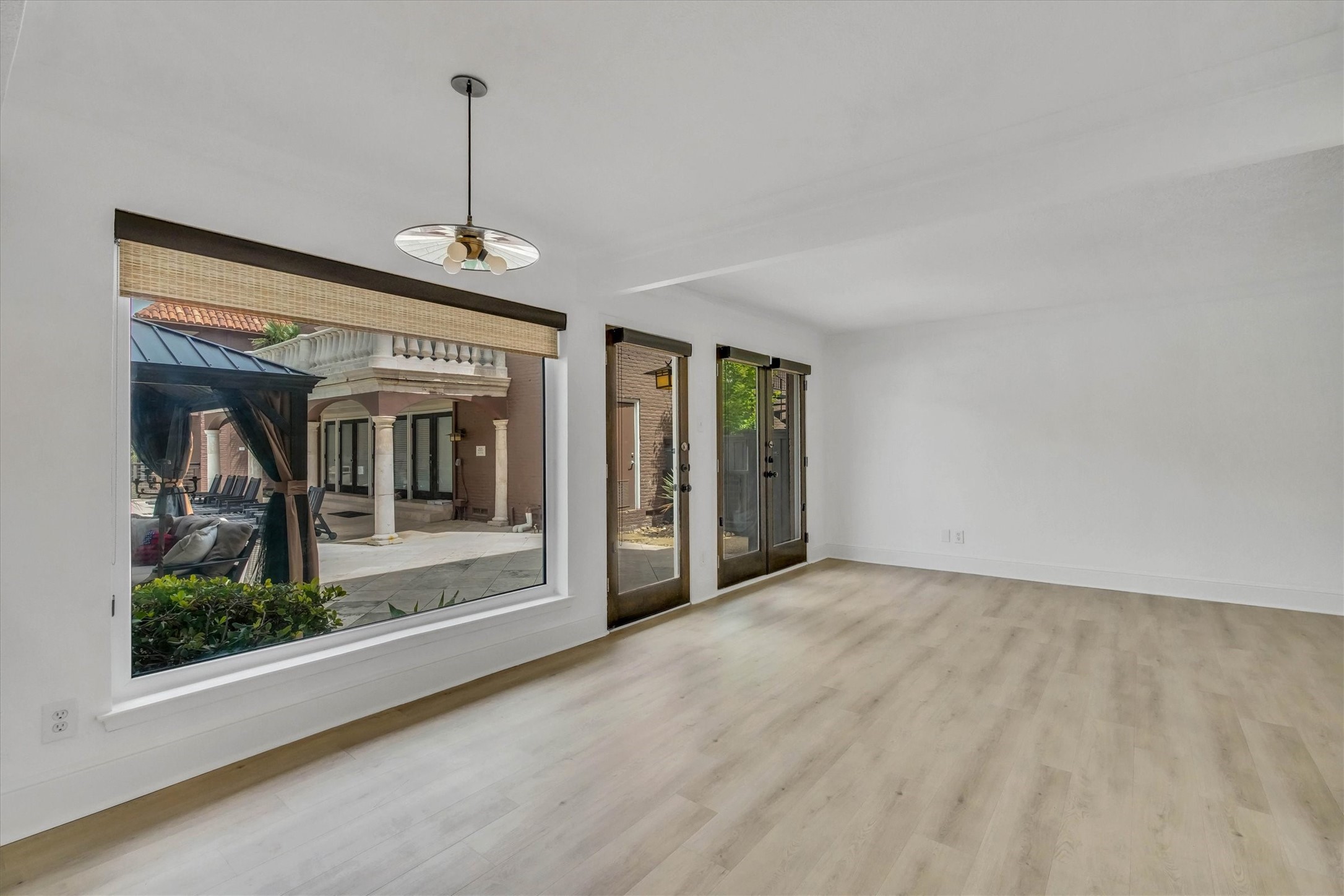 5926 Sandhurst Lane Dallas TX 75206
