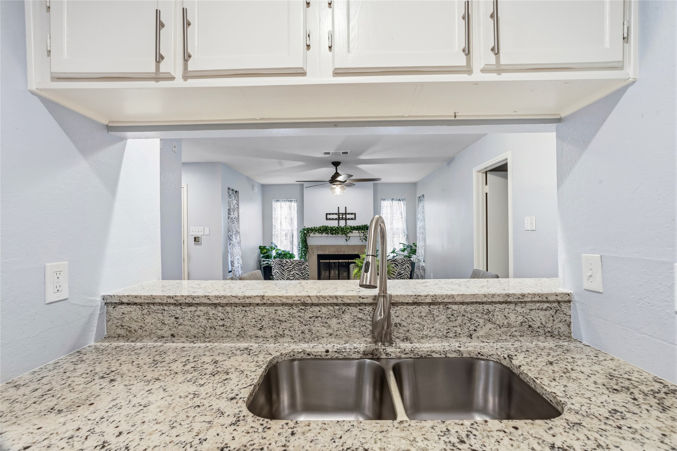 418 Matthews Drive Arlington TX 76012