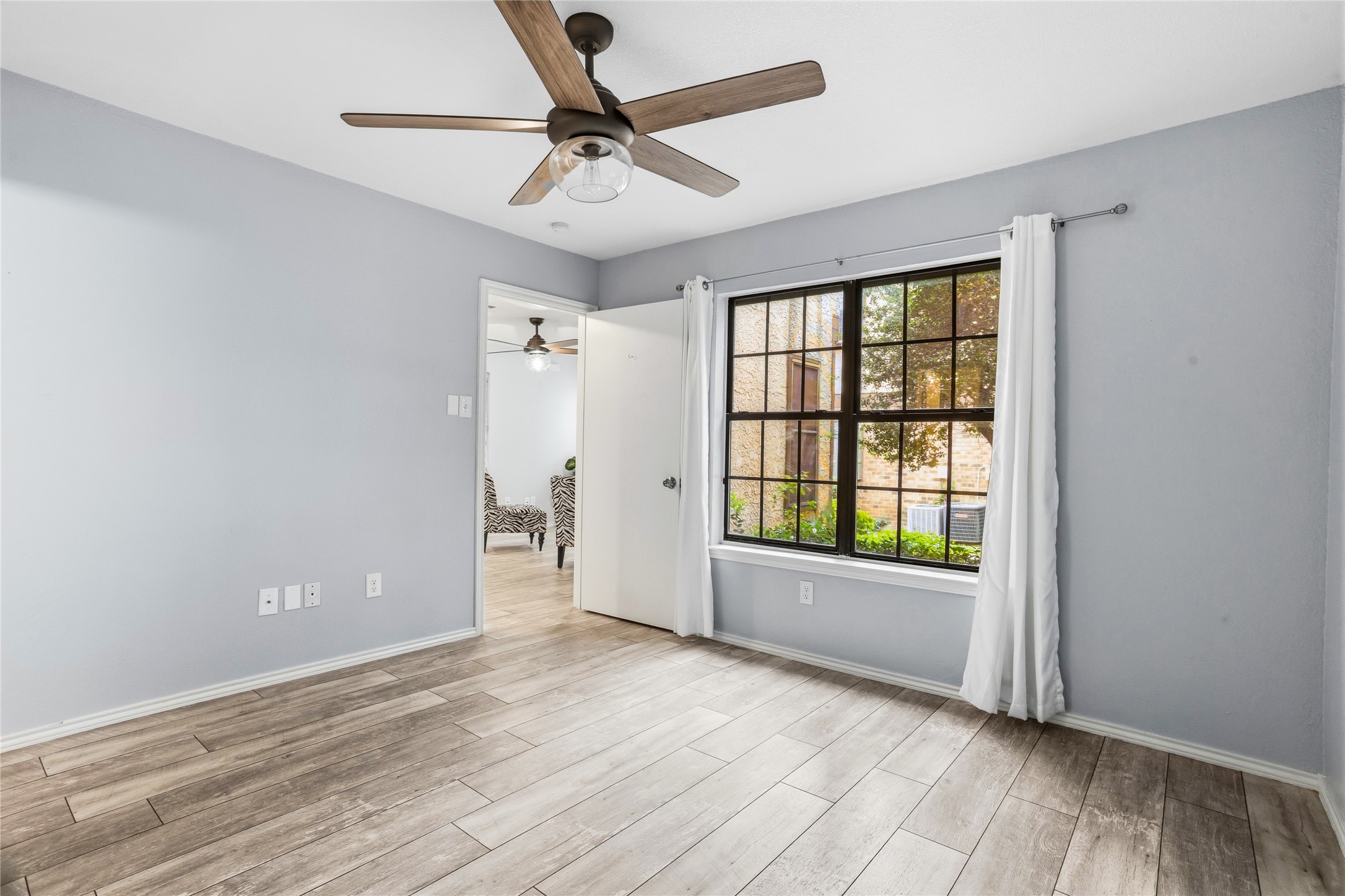418 Matthews Drive Arlington TX 76012