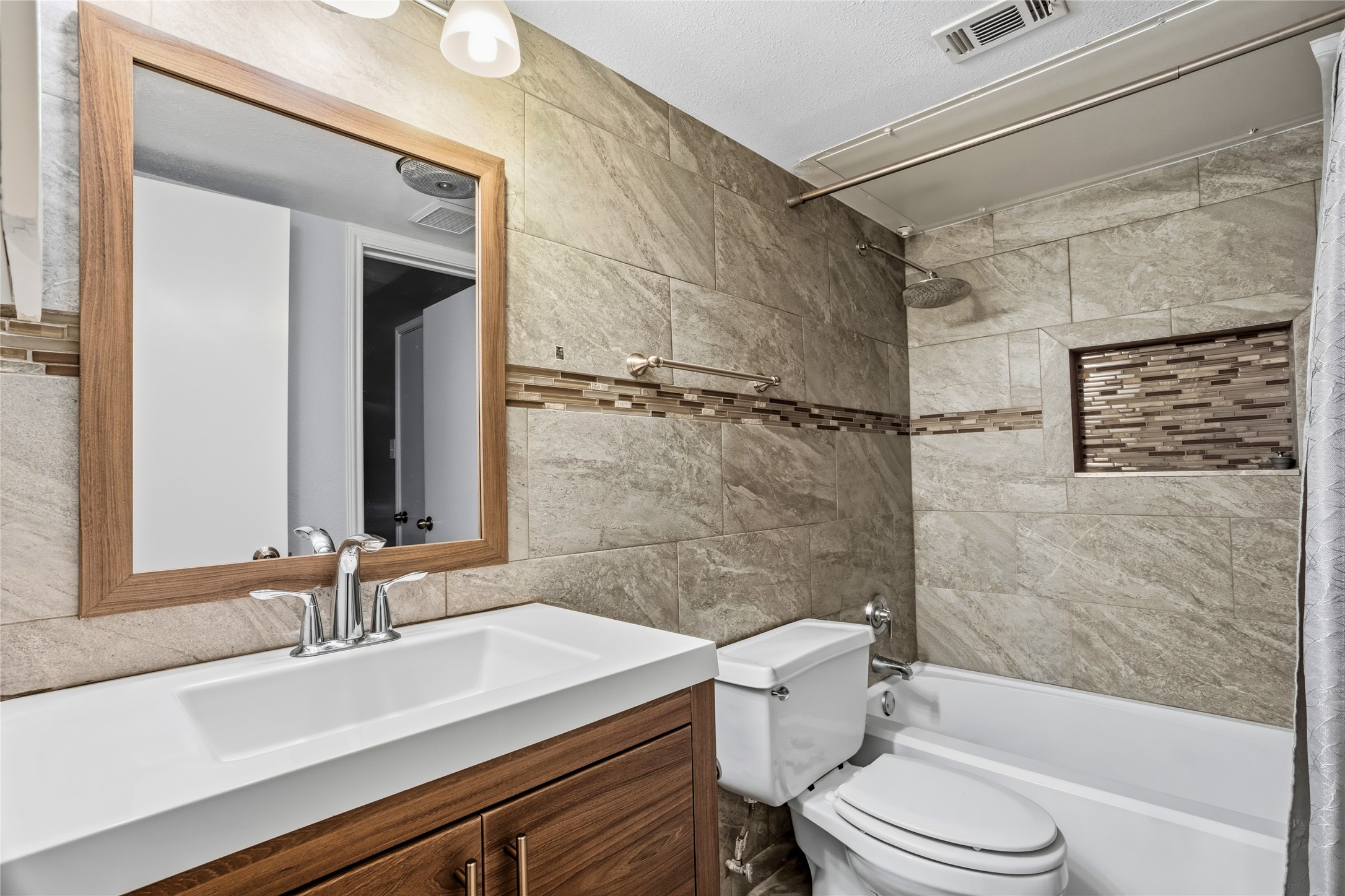 418 Matthews Drive Arlington TX 76012