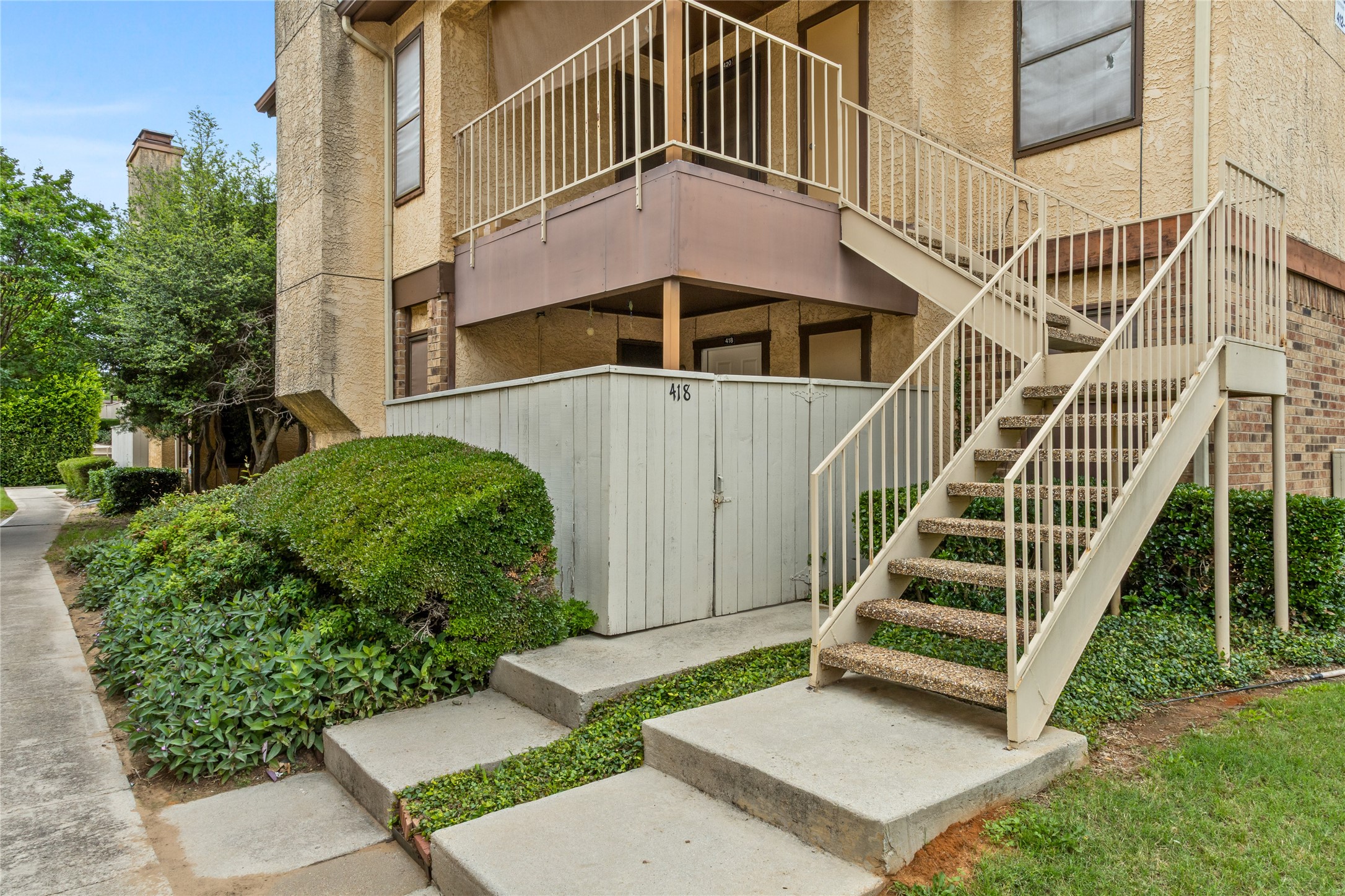 418 Matthews Drive Arlington TX 76012