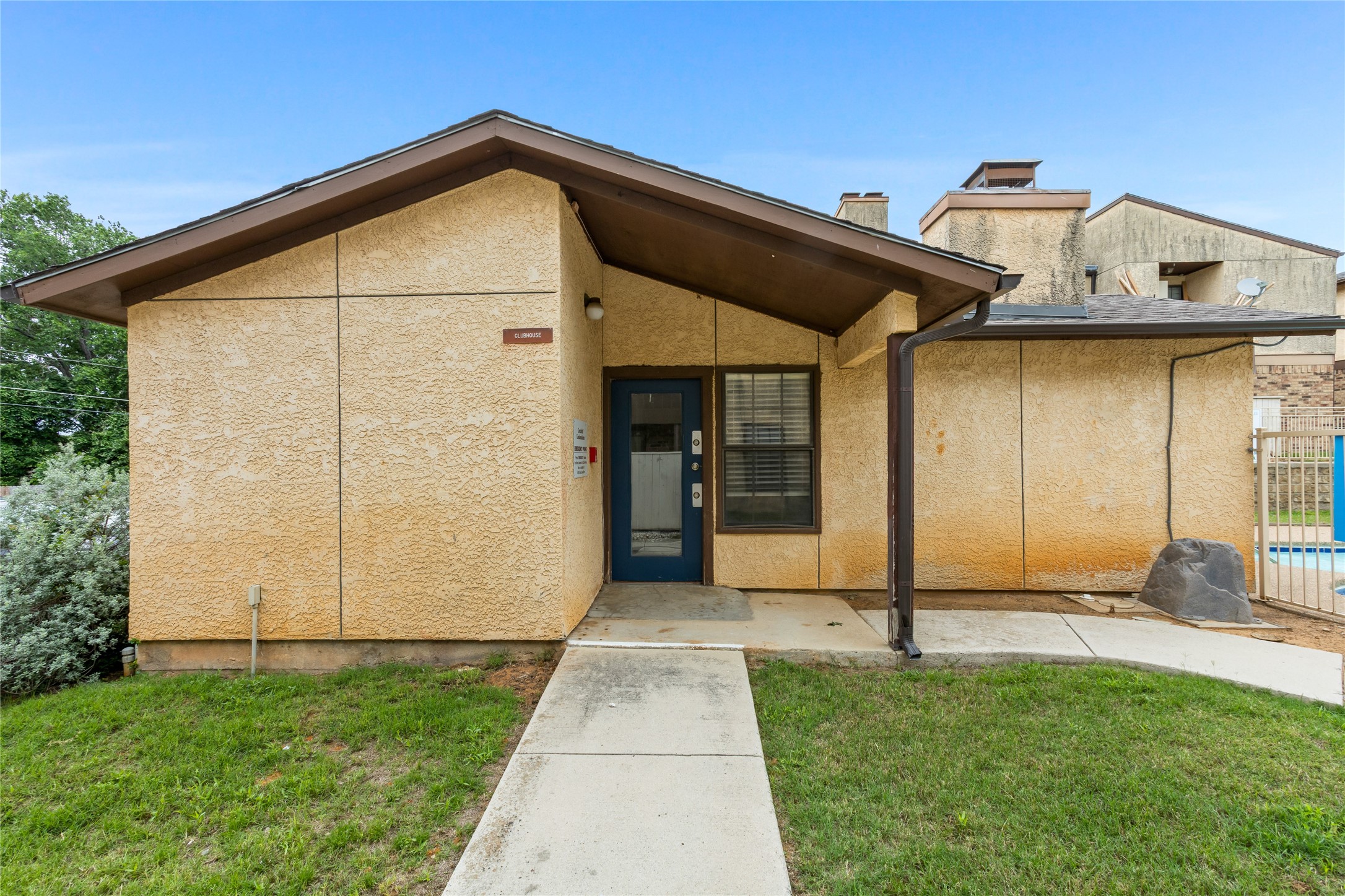 418 Matthews Drive Arlington TX 76012