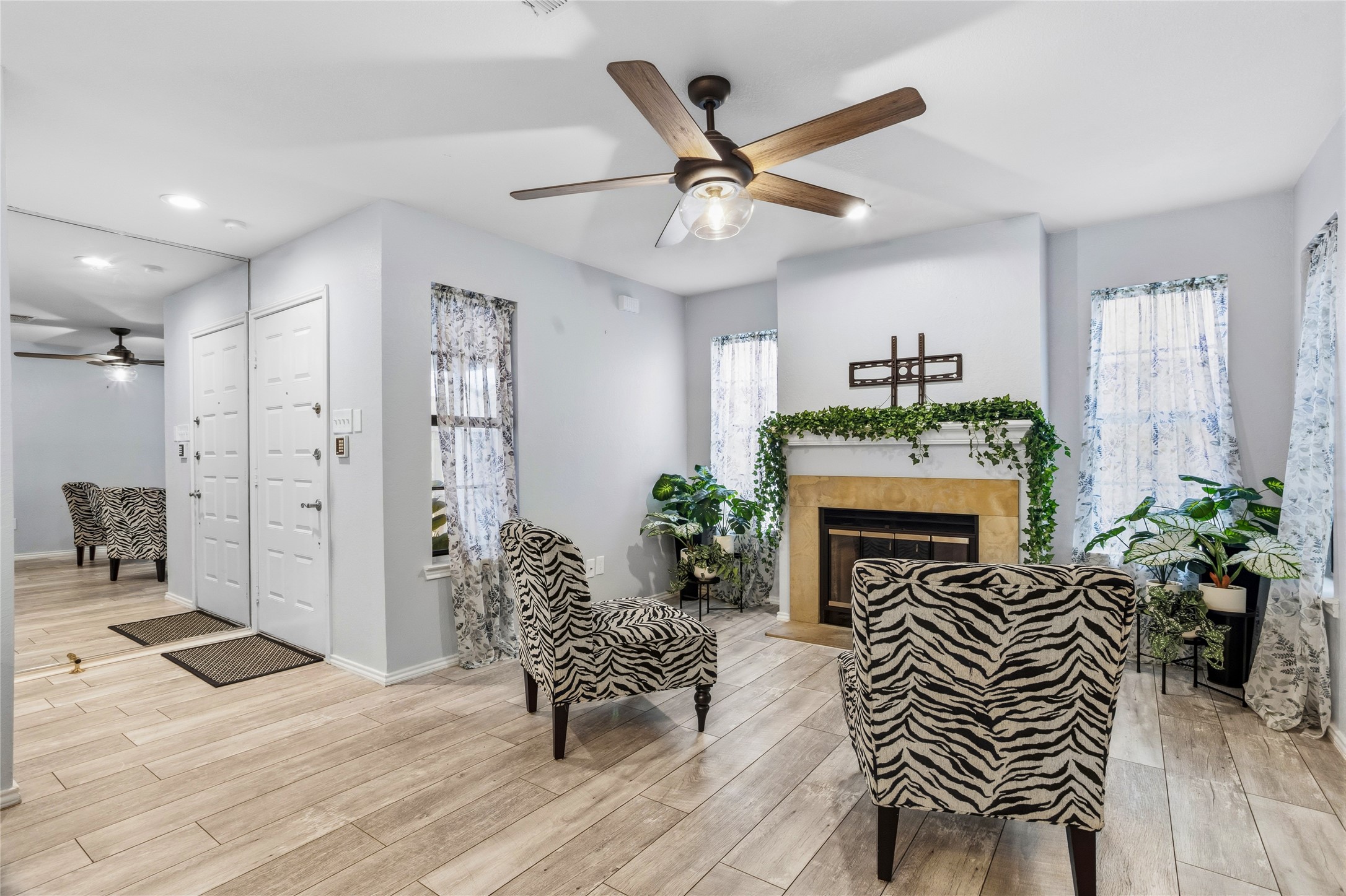 418 Matthews Drive Arlington TX 76012