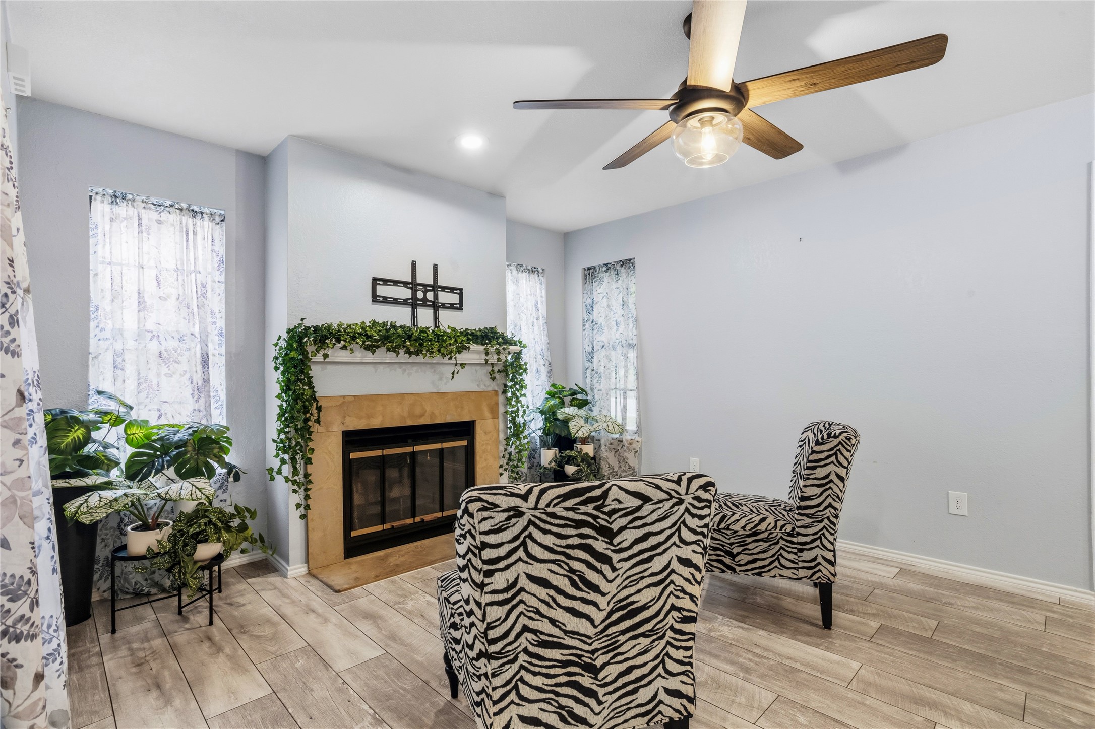 418 Matthews Drive Arlington TX 76012
