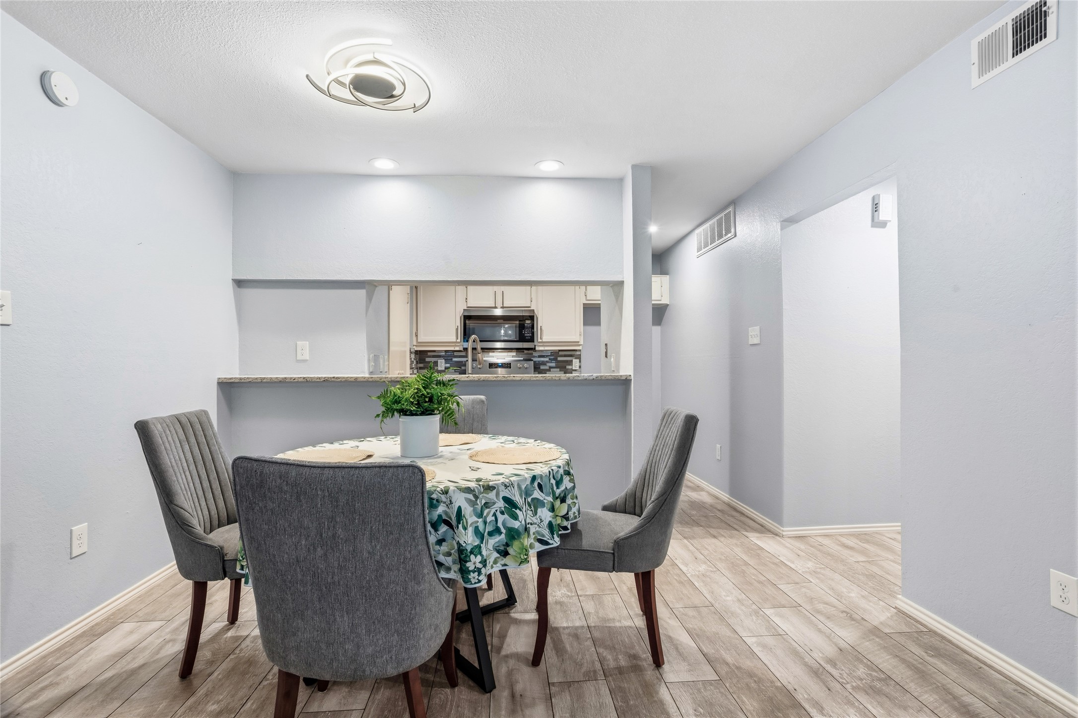 418 Matthews Drive Arlington TX 76012