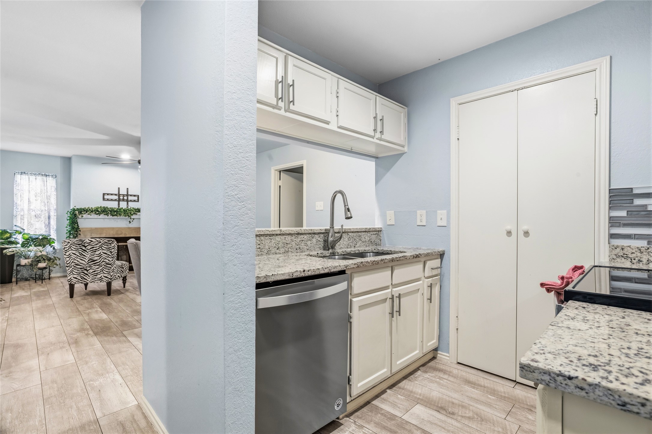 418 Matthews Drive Arlington TX 76012