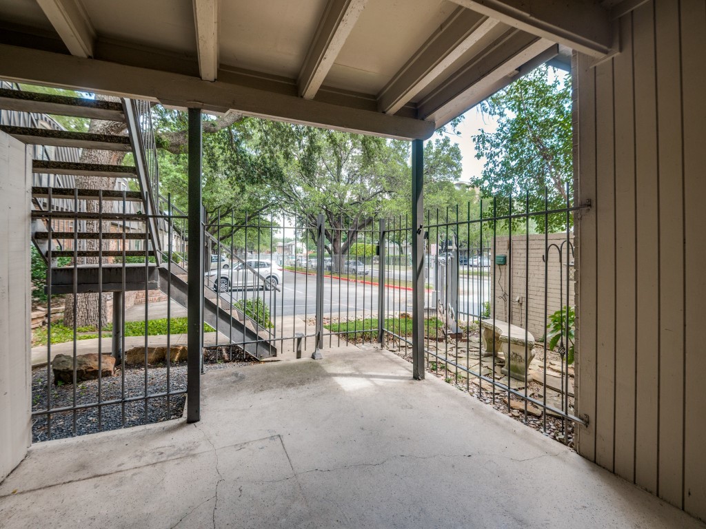 5234 Fleetwood Oaks Avenue Dallas TX 75235