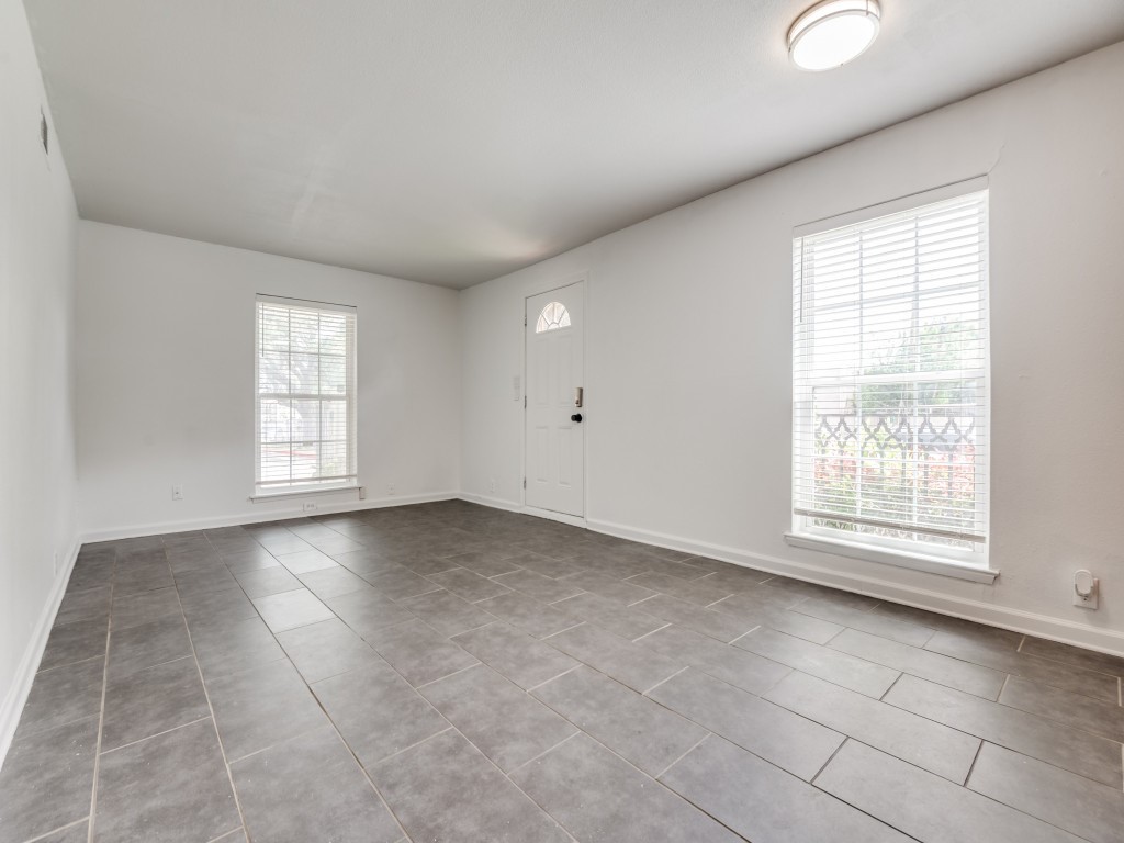 5234 Fleetwood Oaks Avenue Dallas TX 75235