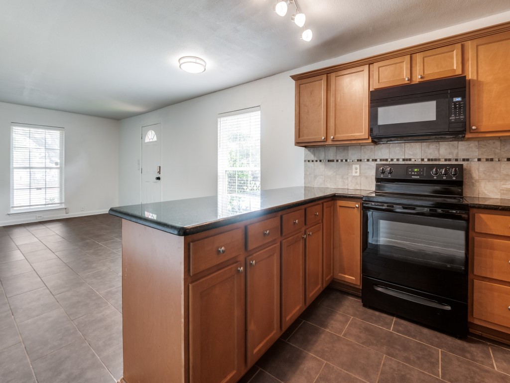 5234 Fleetwood Oaks Avenue Dallas TX 75235