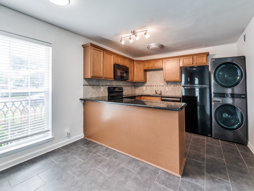 5234 Fleetwood Oaks Avenue Dallas TX 75235