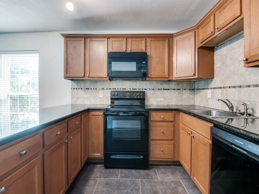 5234 Fleetwood Oaks Avenue Dallas TX 75235