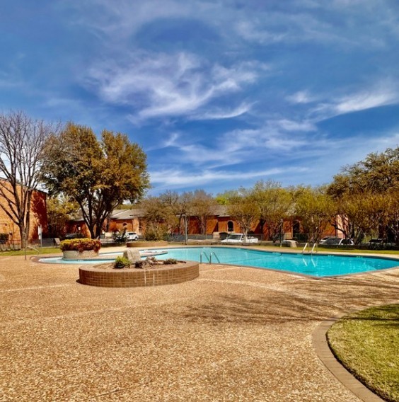556 E Avenue J Grand Prairie TX 75050