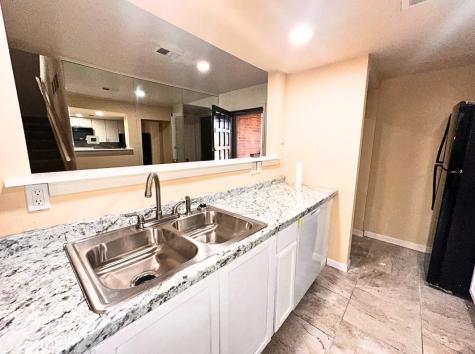 556 E Avenue J Grand Prairie TX 75050