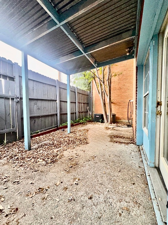 556 E Avenue J Grand Prairie TX 75050