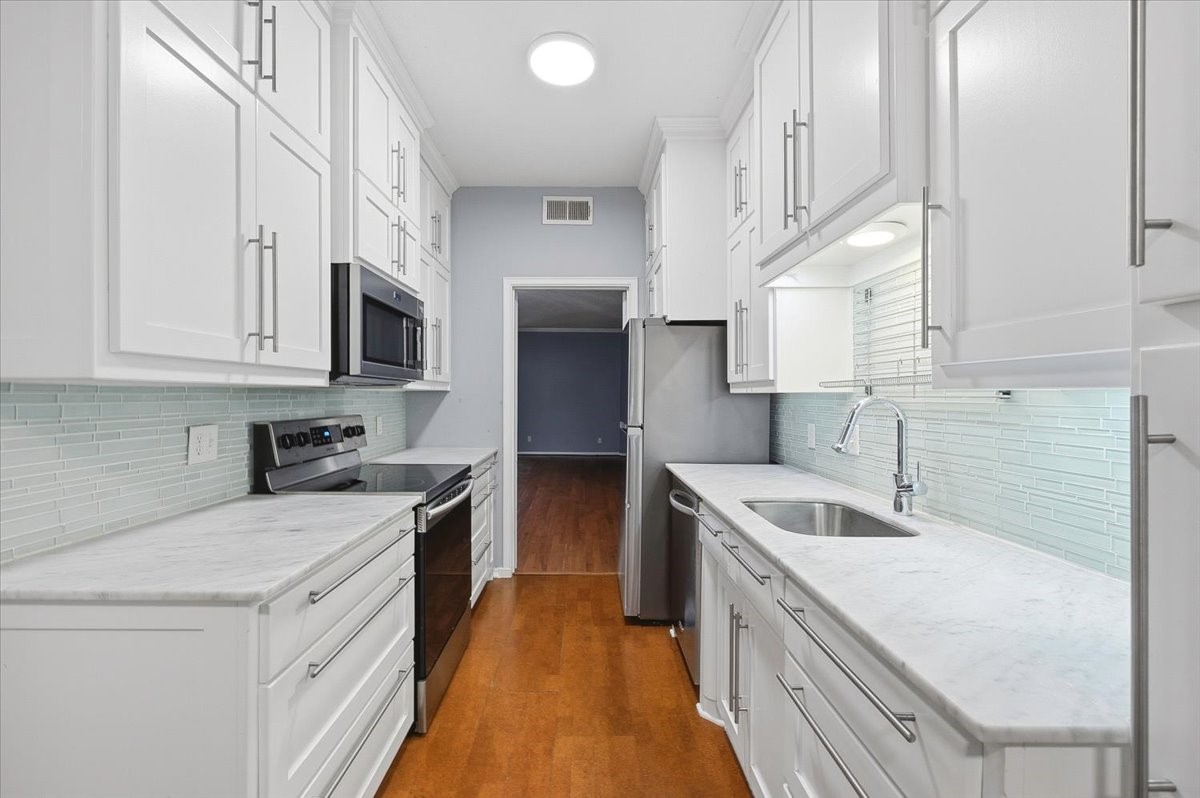 4320 Bellaire Drive S Fort Worth TX 76109