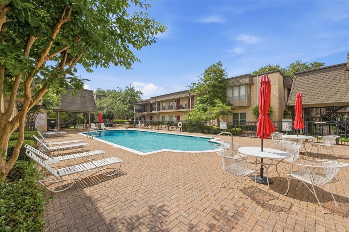 4320 Bellaire Drive S Fort Worth TX 76109