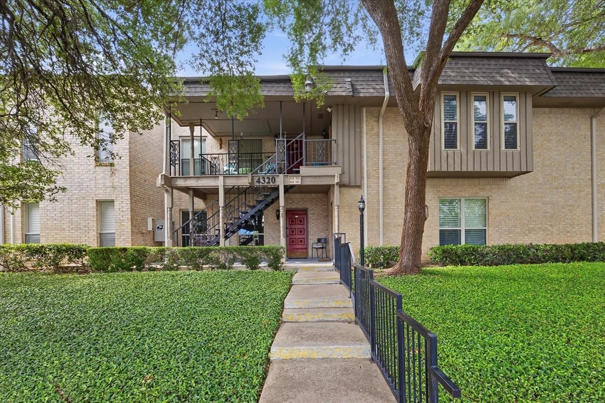 4320 Bellaire Drive S Fort Worth TX 76109