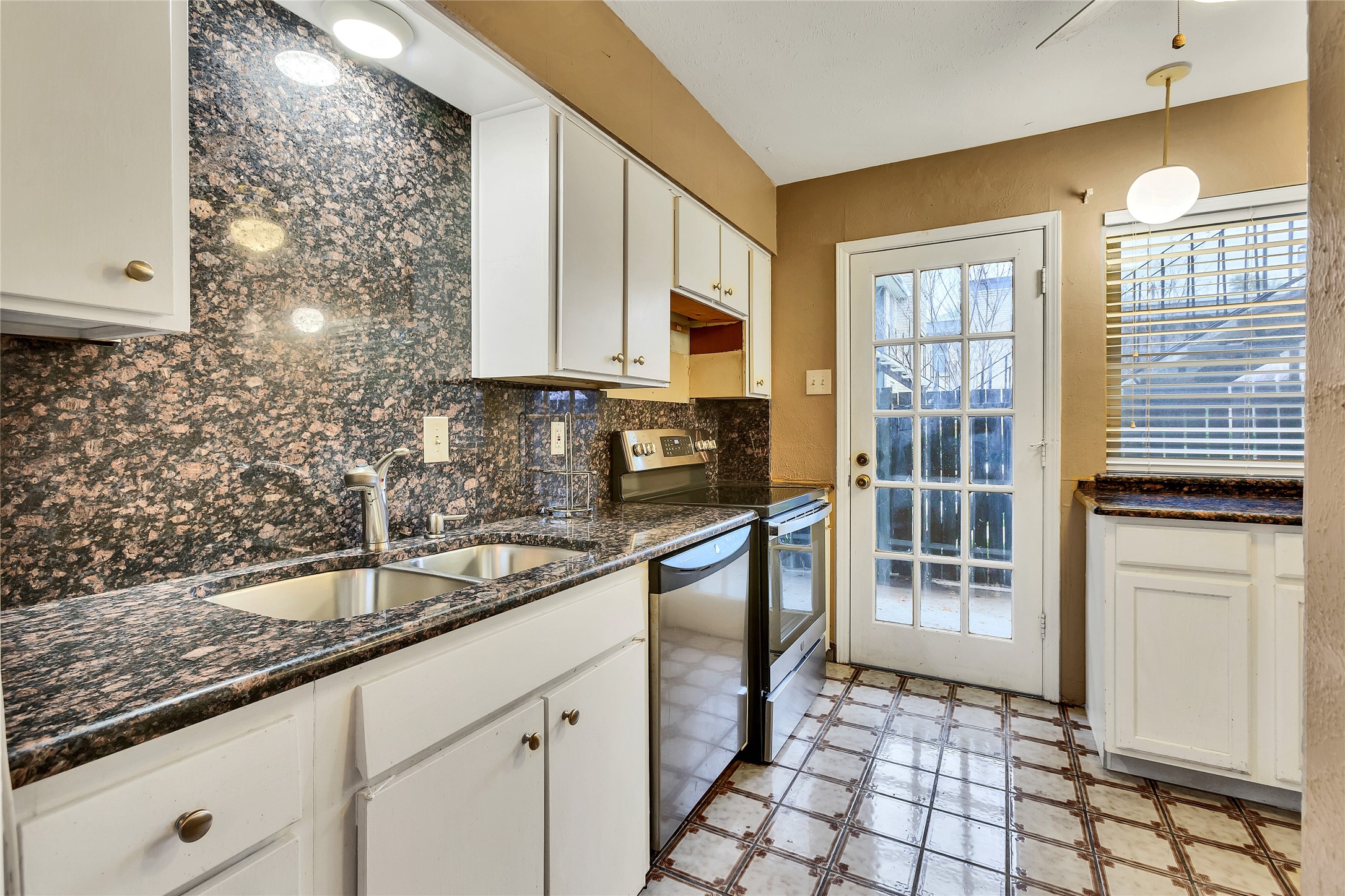 7721 Meadow Park Drive Dallas TX 75230