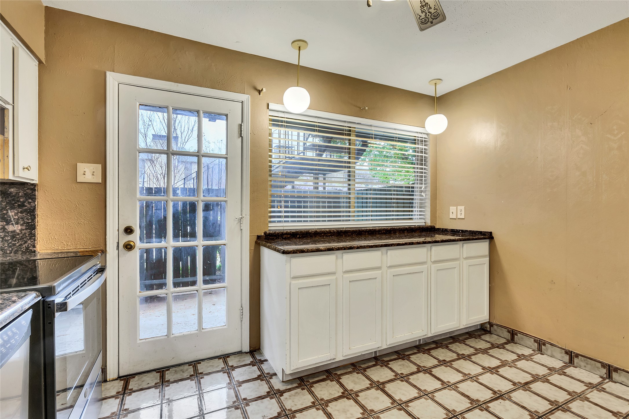 7721 Meadow Park Drive Dallas TX 75230