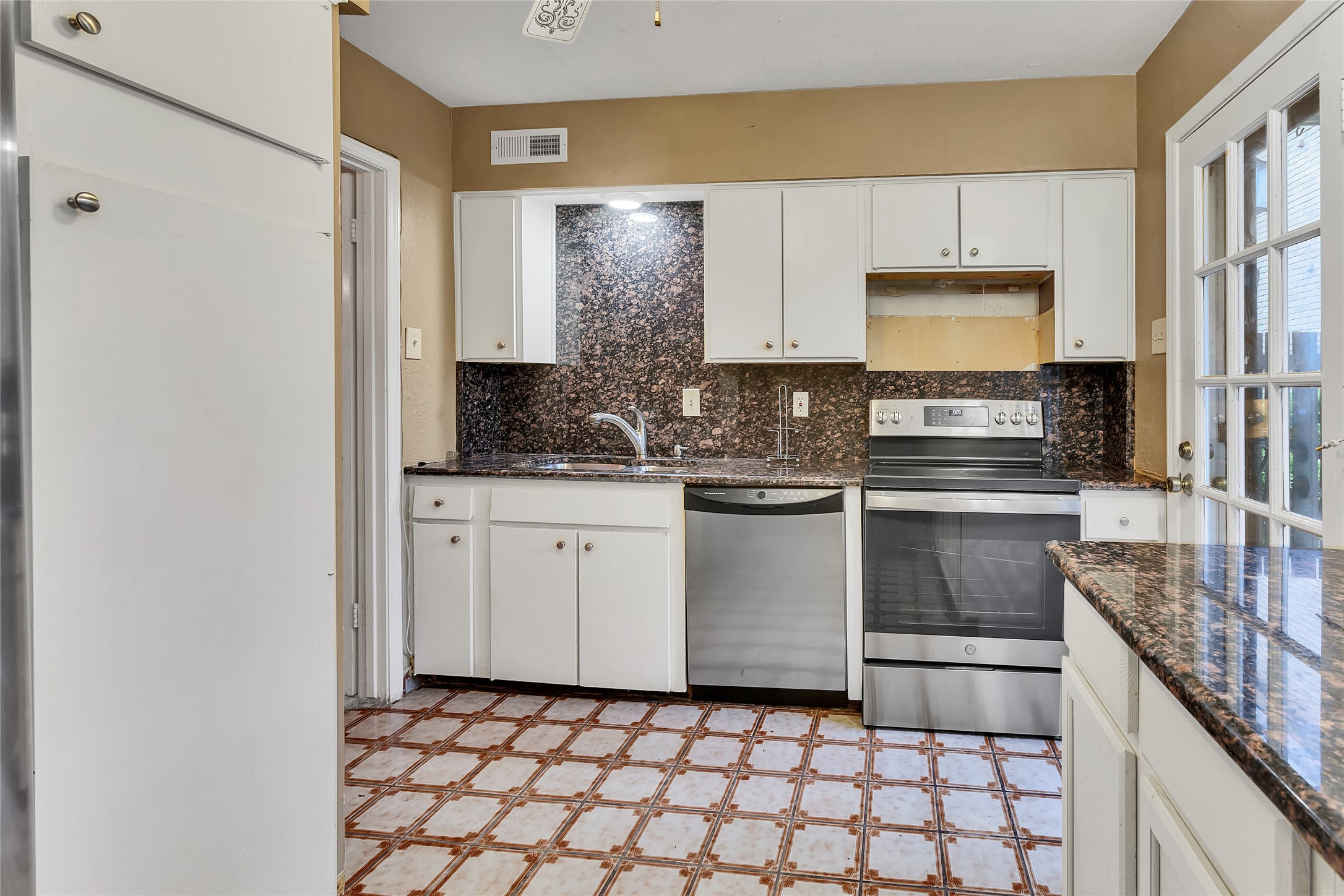 7721 Meadow Park Drive Dallas TX 75230