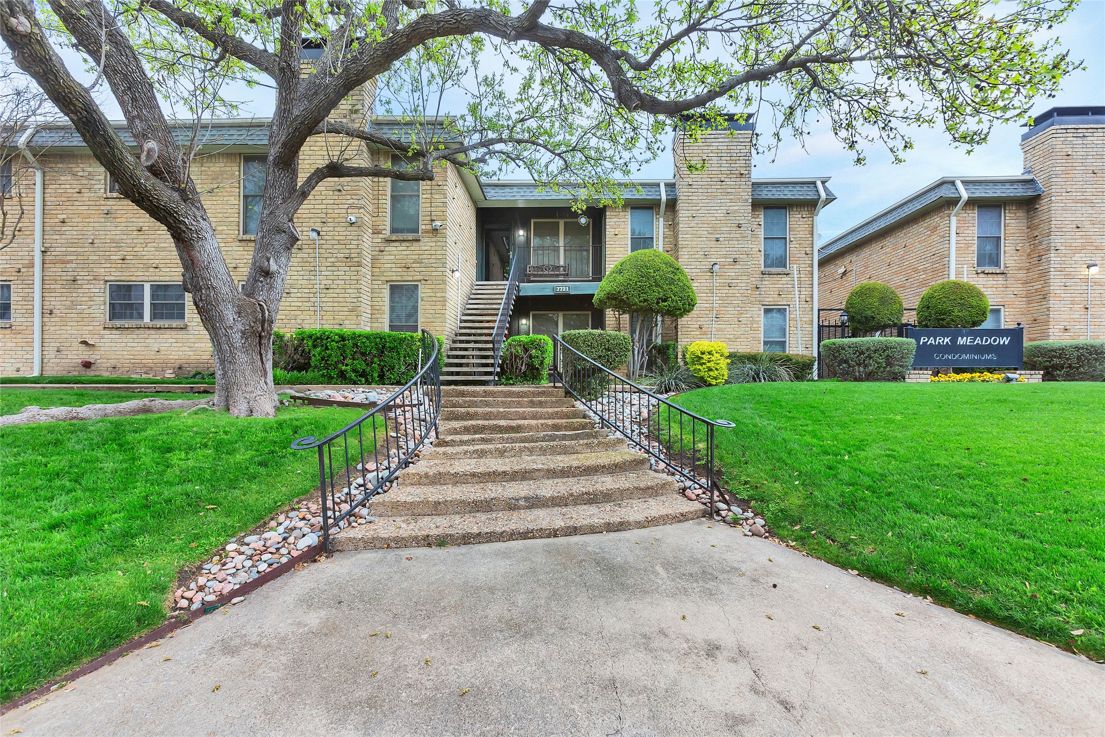 7721 Meadow Park Drive Dallas TX 75230