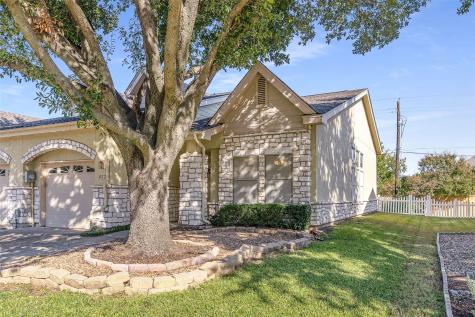 832 Beechcraft Avenue Grand Prairie TX 75051