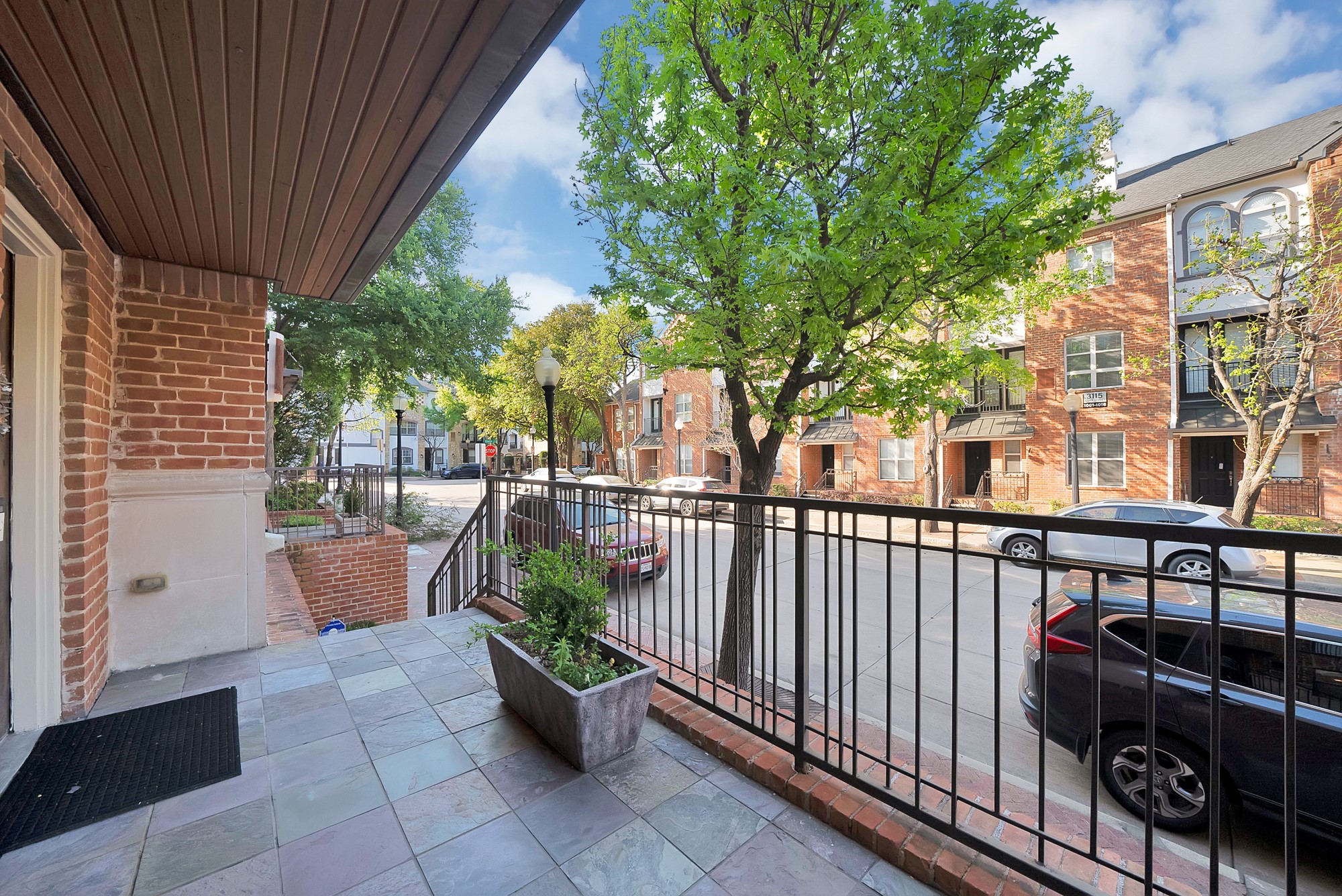 2420 Hugo Street Dallas TX 75204