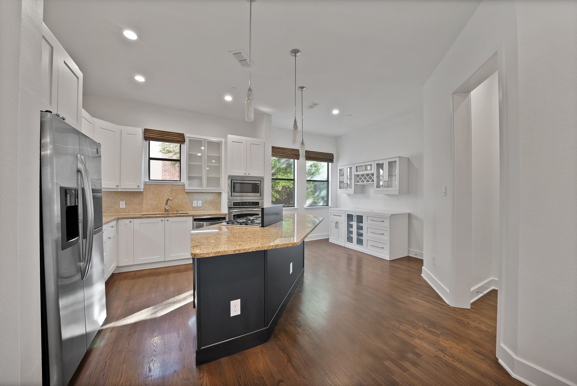 2420 Hugo Street Dallas TX 75204