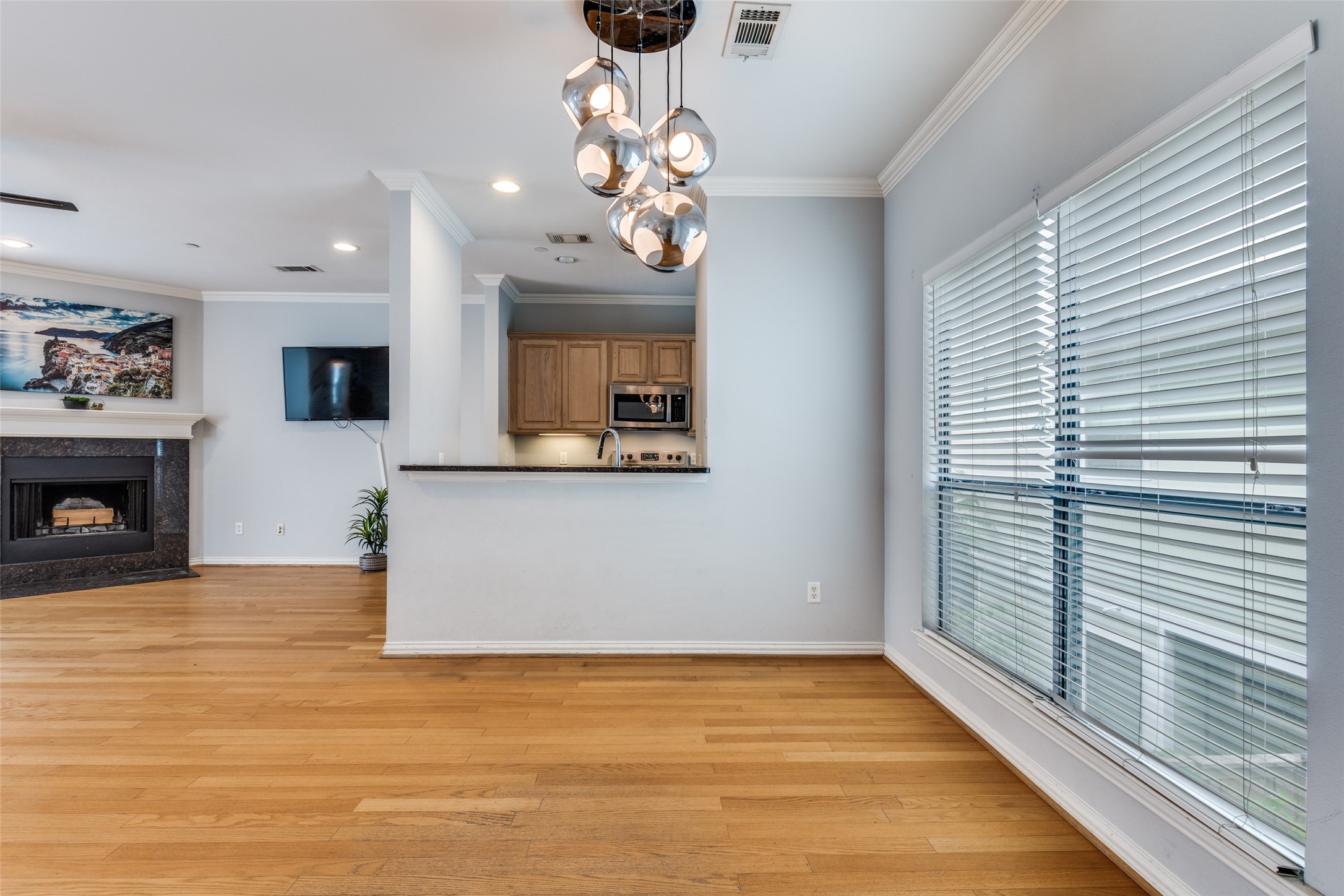 2407 Stutz Drive Dallas TX 75235