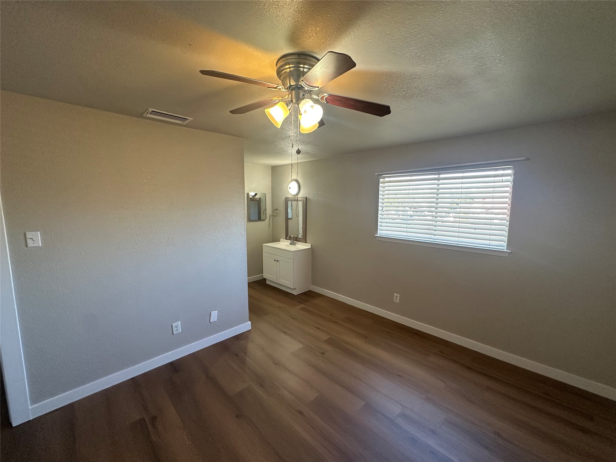 2626 Nina Grand Prairie TX 75052