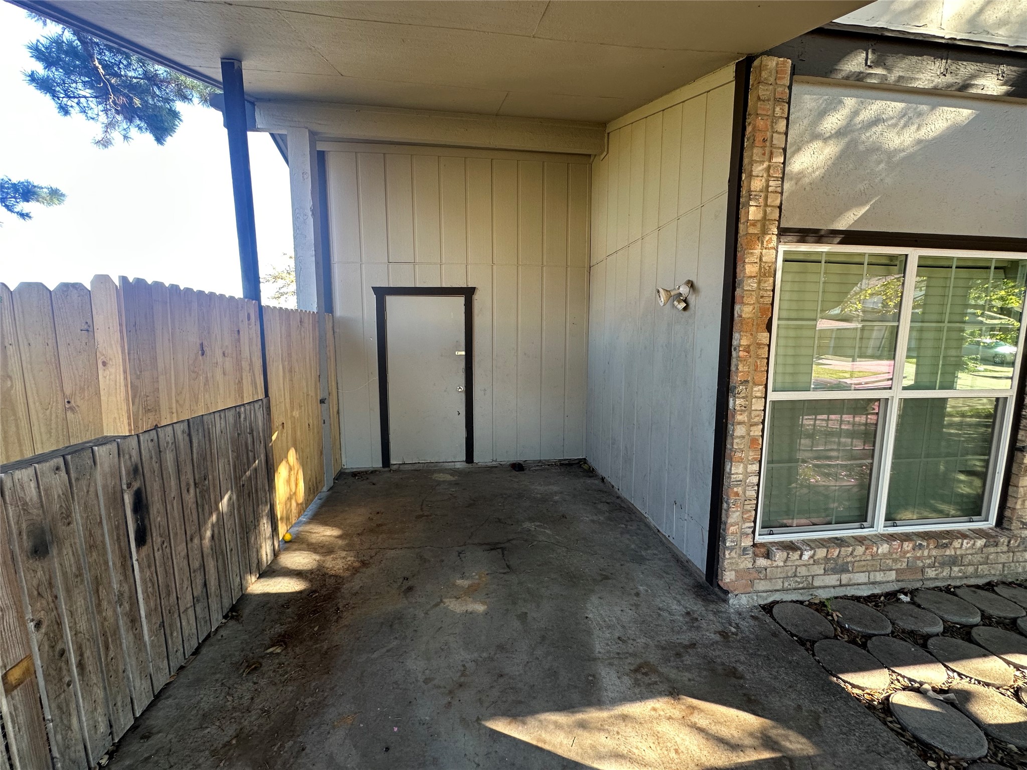 2626 Nina Grand Prairie TX 75052
