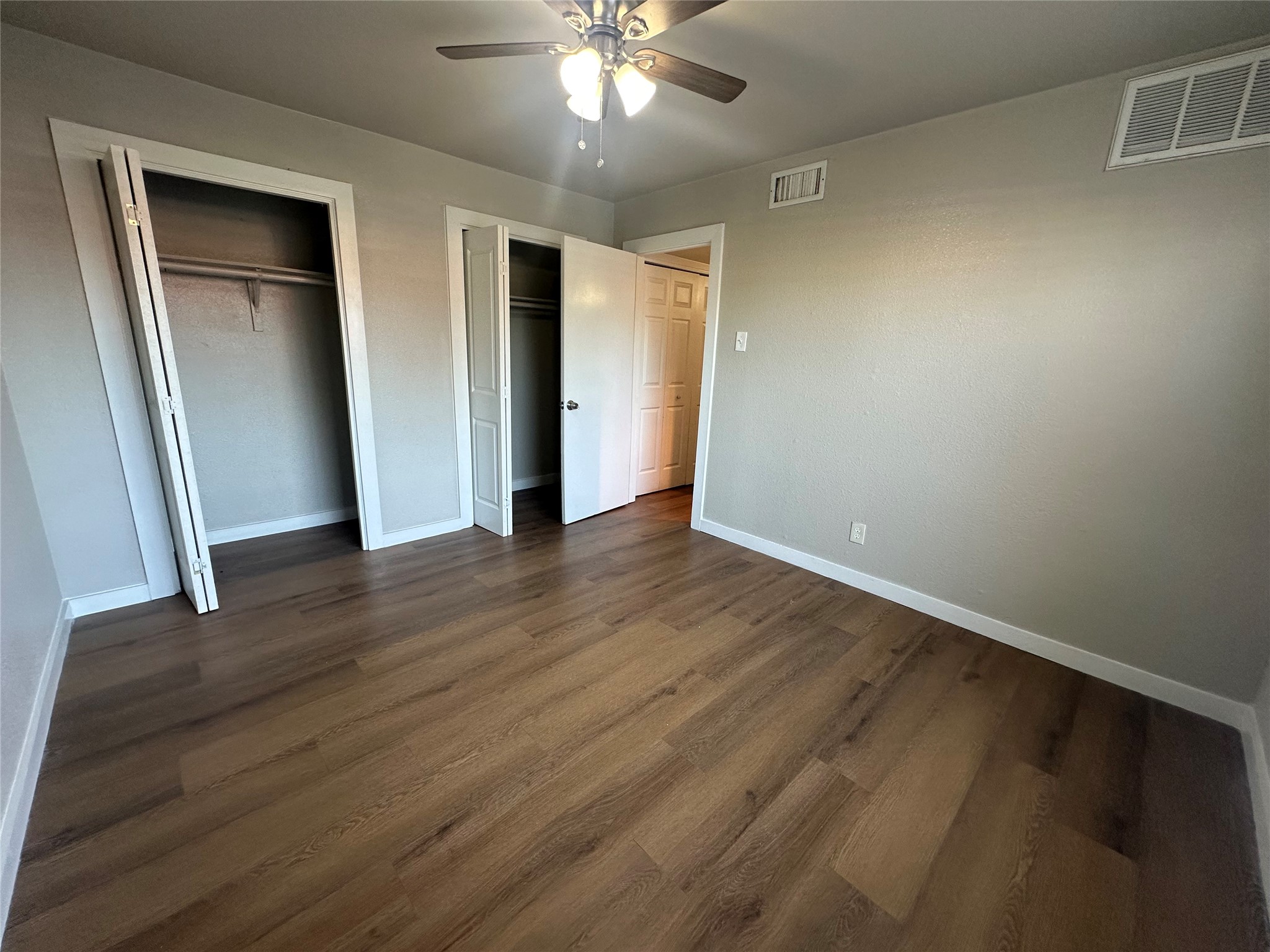 2626 Nina Grand Prairie TX 75052