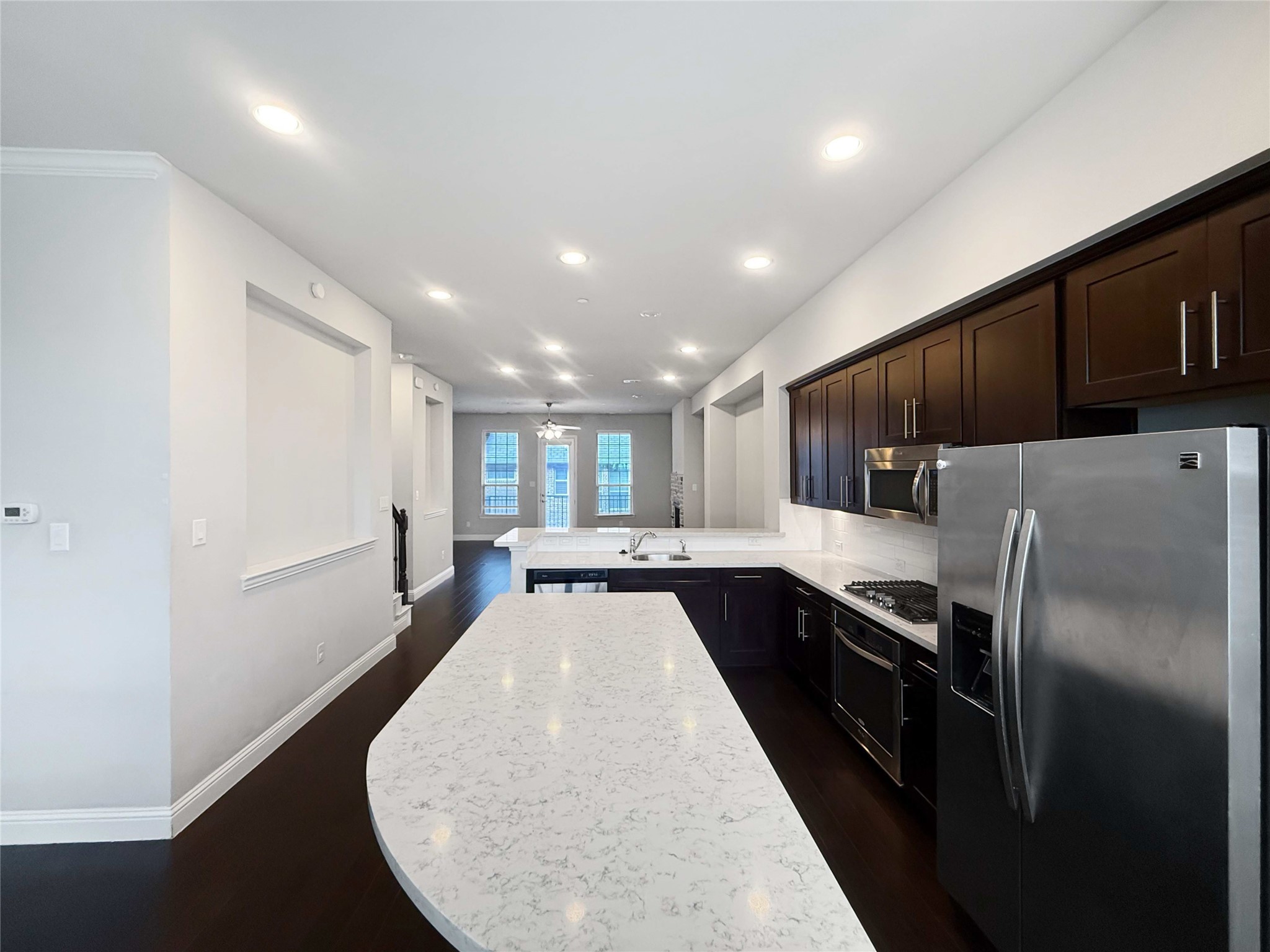 573 W Royal Lane Irving TX 75039