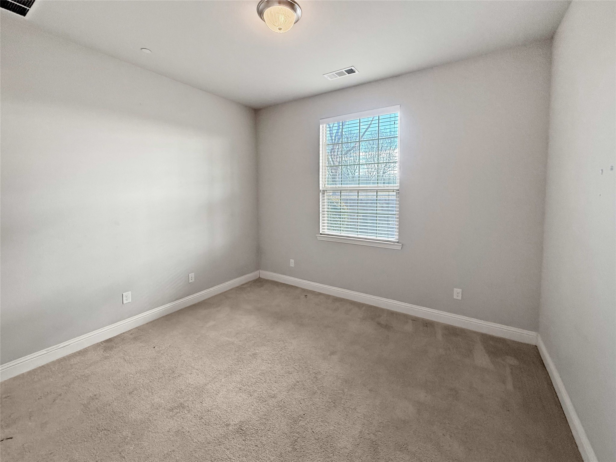 573 W Royal Lane Irving TX 75039
